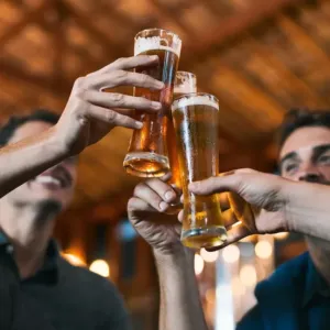 Každé desetiletí pijeme méně hořké pivo: Nový výzkum ukazuje, co stojí za proměnou chuti populace