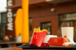 V McDonald's zabíjela bakterie E. coli: Z McRoyal burgeru se nakazilo celkem 50 lidí