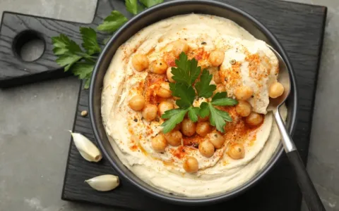 Kupovaný hummus obsahuje sotva 50 procent cizrny: Kvalitu má zvednout nová vyhláška