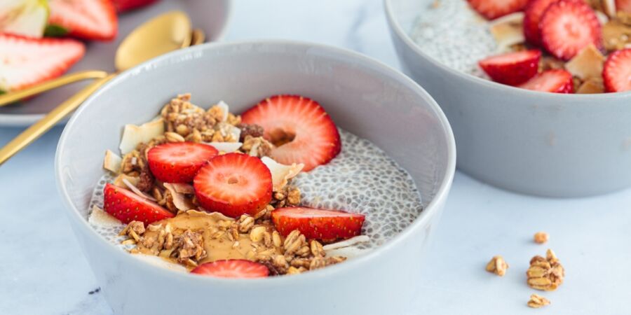 Trápíte se příznaky klimakteria, PMS? Fytohormony vám mohou pomoci překonat bouřlivé dny