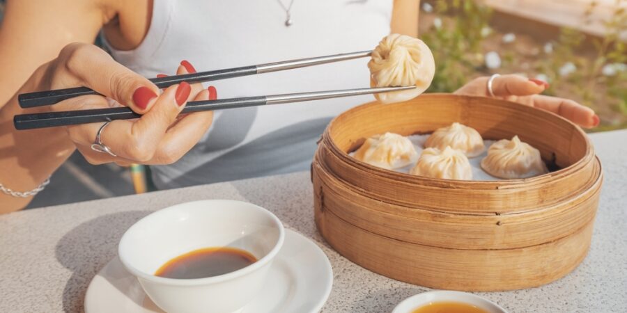 Knedlíčky plněné polévkou? V Šanghaji zcela běžná věc: Troufnete si také na domácí Xiao Long Bao?