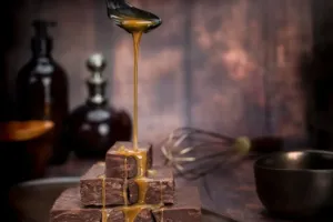 Dnešek patří hříšně dobré sladkosti na plech: Dejte si fudge z arašídového másla