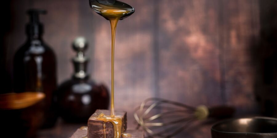 Dnešek patří hříšně dobré sladkosti na plech: Dejte si fudge z arašídového másla