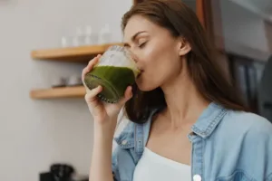 Bylinky a detox: Skutečný elixír zdraví, nebo jen marketingová pohádka?