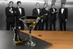 Legendární hláška „Protřepat, nemíchat“ vznikla díky agentu 007? Světový den koktejlů ji každoročně vrací na scénu