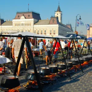 Náplavkőőő: Pražskou Náplavku ovládne festival maďarských chutí