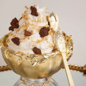 Frrrozen Haute Chocolate: Nejluxusnější čokoláda světa se servíruje s náramkem a lžičkou z drahokamů