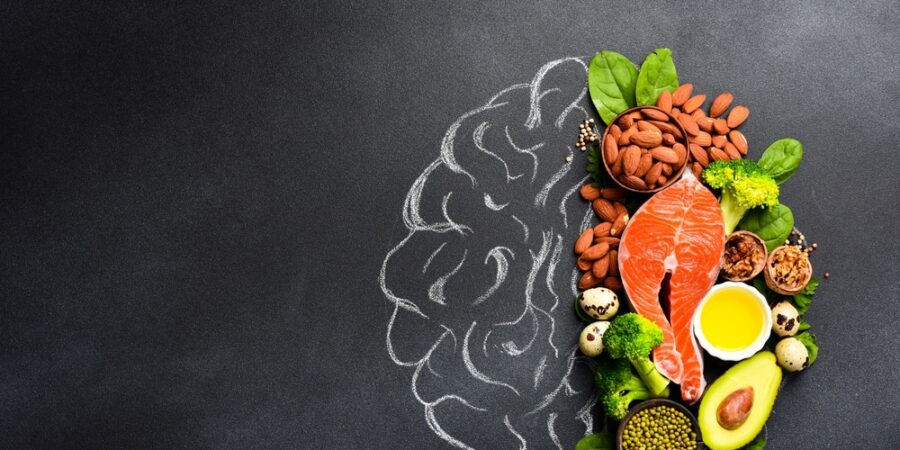 Expert na neurologii v New Yorku popsal, které potraviny jí pro zdraví mozku