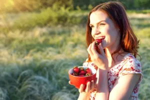 Jahody milujeme celým tělem. Proč lahodí nejen našemu jazyku, ale i střevům, vysvětlují odborníci