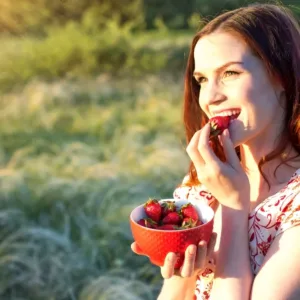 Jahody milujeme celým tělem. Proč lahodí nejen našemu jazyku, ale i střevům, vysvětlují odborníci
