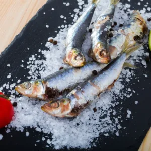 Obyčejné sardinky? Ne tak docela! Každá konzerva ukrývá Omega-3, kolagen i přírodní aspirin