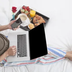 Multitasking snižuje výkon o 40 %, ale správná strava může část ztrát kompenzovat