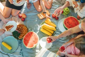 Dnes je piknikový den! Svátek sounálžitosti u dobrého jídla a společenské rovnosti