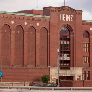 Kečup na svou první recepturu čekal desetiletí: Původně do něj hospodyně přidávaly ořechy, houby, ančovičky i byliny