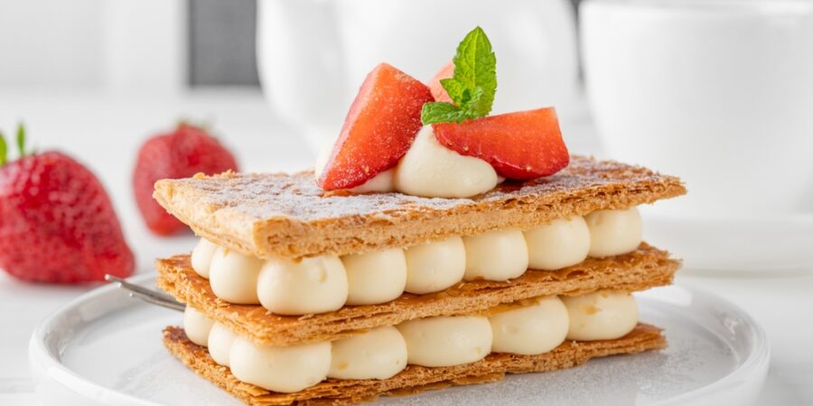 Kouzlo renesančního dezertu: Mille-feuille chutná jako vzpomínka na dvůr Ludvíka XIV.