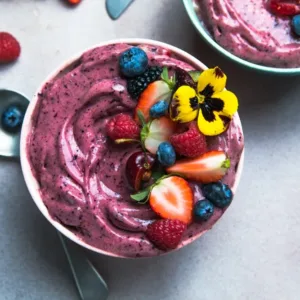 Acai je cenným zdrojem polyfenolů, udělejte si třeba bowl