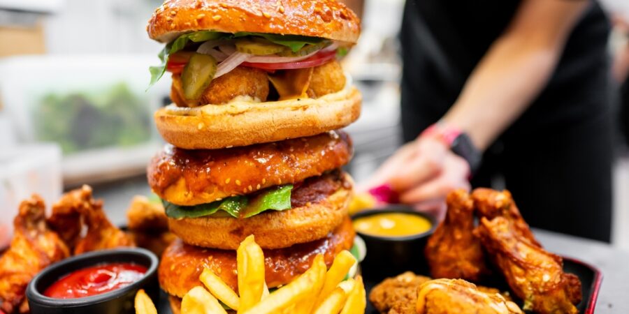 21. července připadá Mezinárodní den junk foodu. Výzkumy potvrzují jeho vliv na zánětlivé procesy a střevní mikrobiom