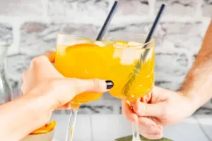 Cortisol mocktail: hit z TikToku slibuje klid a lepší spánek. Funguje opravdu?