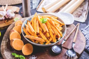 Dnes slaví julienne fries: Francouzská technika krájení povýšila obyčejné hranolky na kulinární zážitek