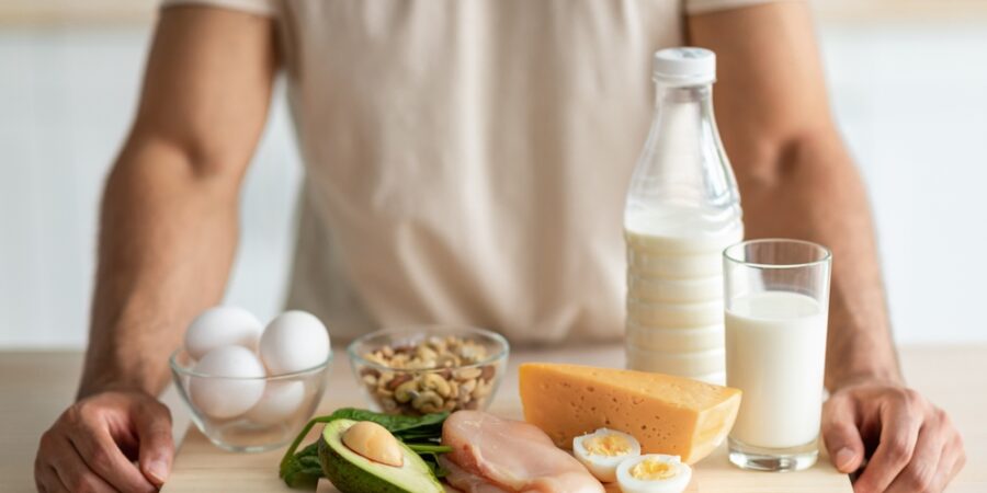 Proteinová mánie zasahuje davy: Ale pozor, přemíra bílkovin není vždycky výhra!