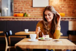 Cheesecake přežil Římany, středověké krále i newyorské foodies: Vyzkoušejte jeho netradiční obměny