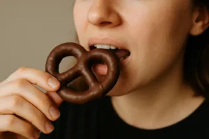 Čokoládový preclík má svůj den: Sladko-slaná kombinace dobyla chutě po celém světě