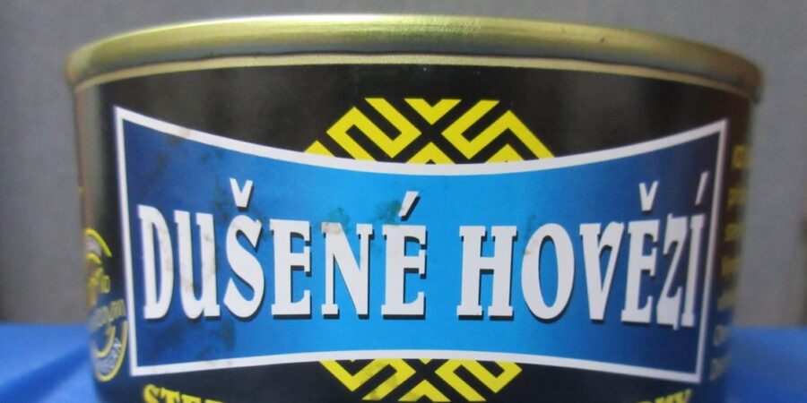 Cena masných konzerv není zanedbatelná, obsah mnohdy zarážející: Inspekce upozornila na falšování