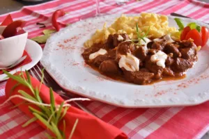 Podzim volá po zvěřině! Bývala výsadou šlechtických stolů, dnes zažívá renesanci v moderní gastronomii