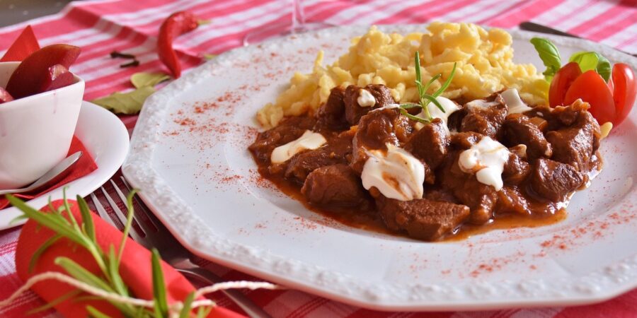 Podzim volá po zvěřině! Bývala výsadou šlechtických stolů, dnes zažívá renesanci v moderní gastronomii