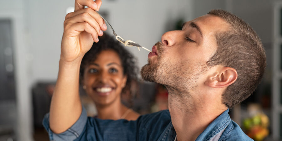 Chuťové experimenty z nejrůznějších kultur světa pronikají i na náš stůl. Dejte šanci i malým regionálním výrobcům