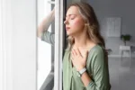 Přehnaný pocit zodpovědnosti: Když tíha povinností vede k panice i manii. A jak do toho promlouvá jídlo?