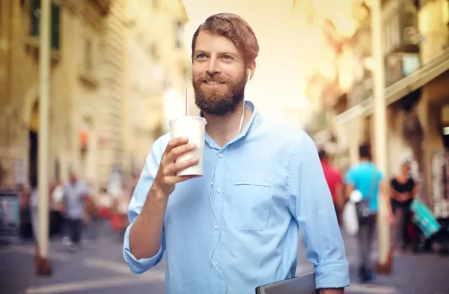 Strach z tučných milkshaků? Nová studie naznačuje, že mohou narušit nitrolební cévy: Pravda, nebo mýtus?