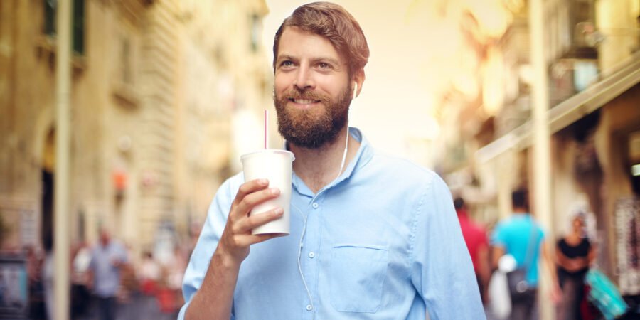 Strach z tučných milkshaků? Nová studie naznačuje, že mohou narušit nitrolební cévy: Pravda, nebo mýtus?