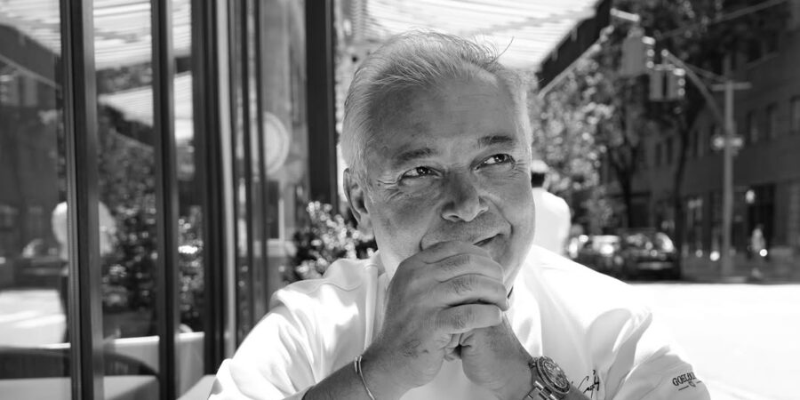 Vařil pro Jana Pavla II. i Berlusconiho. Dnes Salvo Lo Castro otevírá dveře svého umění veřejnosti