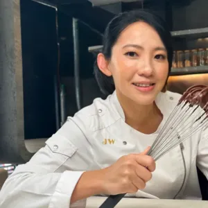 Jídlo, které se dostalo do muzea: Janice Wong dokáže vytvořit dezert jako umělecké dílo