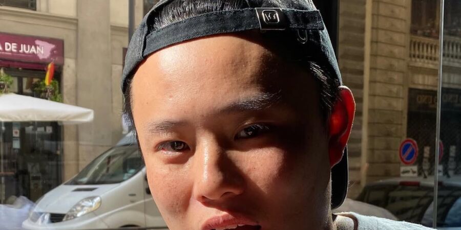 Japonský mistr proměňuje sushi v umění: Jsou libo kultovní jedlé tenisky?