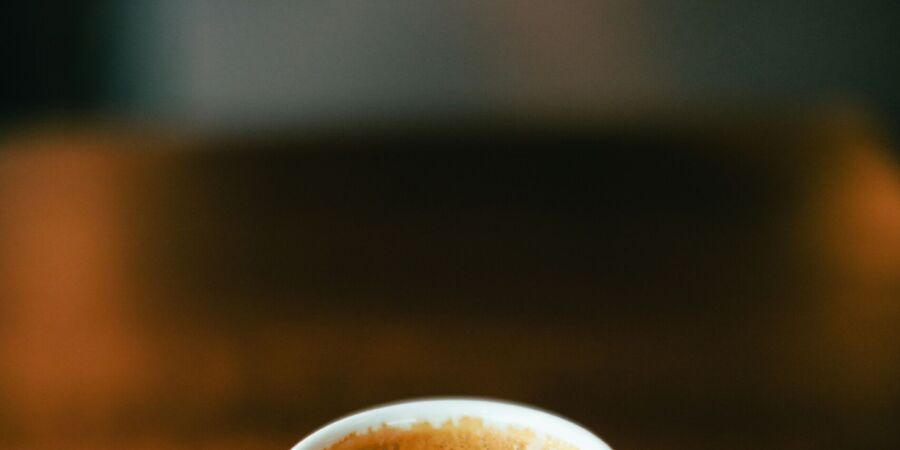 Macchiato má svůj den. Víte, že vzniklo jen proto, aby si baristé nepletli objednávky?