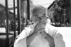 Vařil pro Jana Pavla II. i Berlusconiho. Dnes Salvo Lo Castro otevírá dveře svého umění veřejnosti