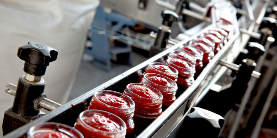 Zkoumali jsme etikety loupaných rajčat: ne všechna „italská“ rajčata skutečně pocházejí z Itálie