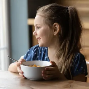 Nevinné poznámky, nebo celoživotní traumata? Narážky na tělo ničí vztah dětí k jídlu
