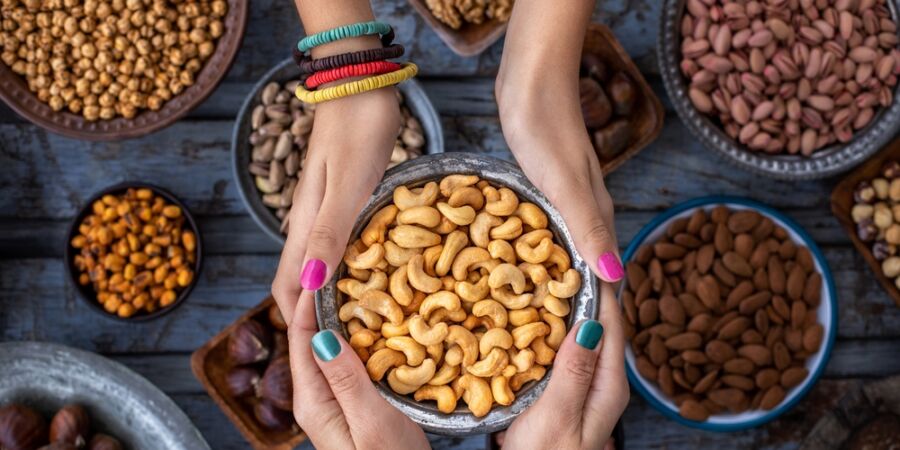 Dnešek patří kešu: Nutričně mají co nabídnout, zároveň jde o potravinu s častým výskytem plísní