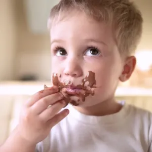 Dětské přejídání i odmítání jídla často neukazují na neposlušnost, ale na skryté psychické problémy