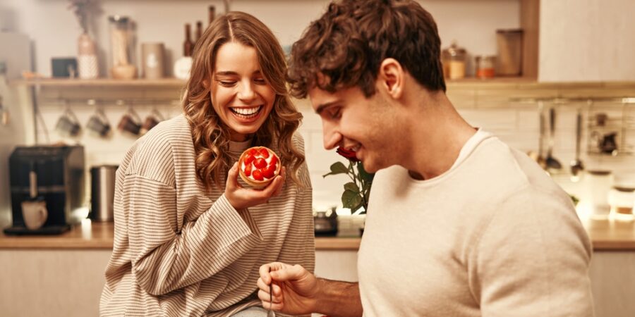 Láska je krásná věc, ale i sabotáž diety. Proč ve vztahu přibíráme?