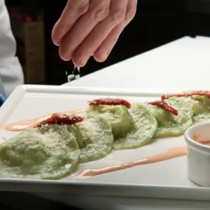 Vyzkoumáno: Lidé hodnotí jídlo jako chutnější, pokud je jeho kompozice inspirovaná uměním