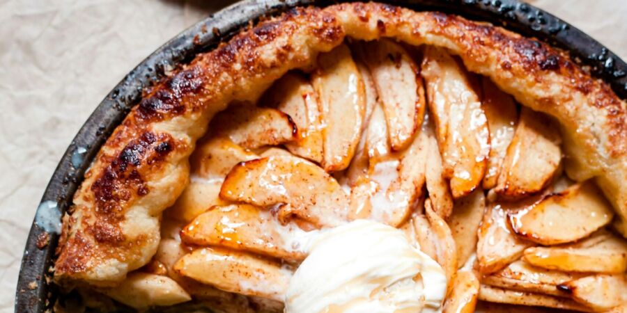 Dnes slaví jablečné koláče: Jejich korpus původně sloužil jako nádoba, jíst se začal o desetiletí později