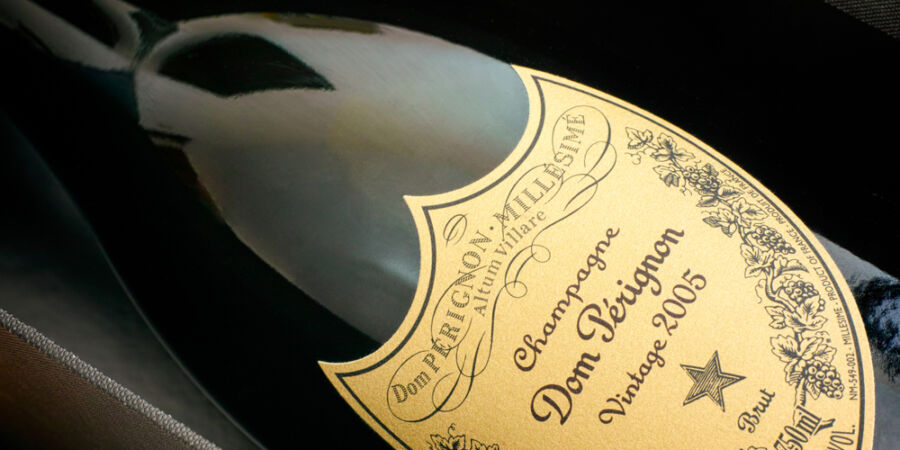 Čtyřicet let staré šampaňské z královské svatby Diany a Charlese míří do dražby a sběratelé už spekulují o rekordní ceně