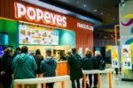 Kuřecí trůn se otřásá? Popeyes přichází ve chvíli, kdy KFC ztrácí důvěru zákazníků