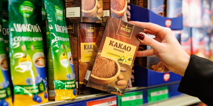 Dnešek patří kakau: Bývalo platidlem i nápojem bohů, dnes stojí v epicentru cenových turbulencí