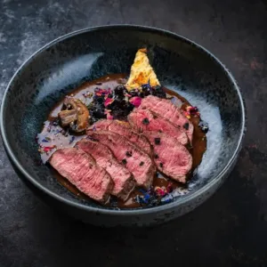 Jan Punčochář vrací zvěřinu na české talíře: Proč je maso z lesa nejčistší biopotravinou, kterou dnes můžeme koupit?