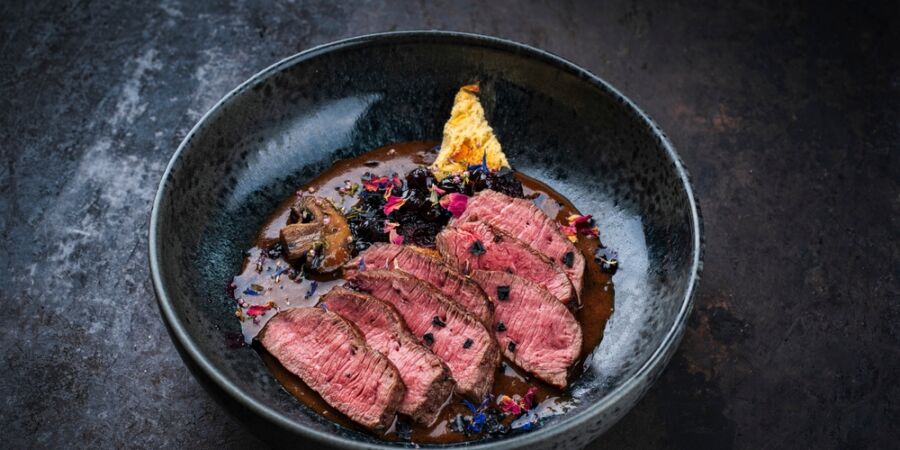 Jan Punčochář vrací zvěřinu na české talíře: Proč je maso z lesa nejčistší biopotravinou, kterou dnes můžeme koupit?